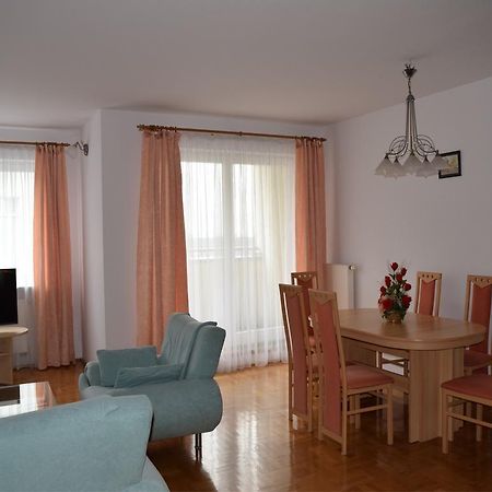 Dgm Apartment Варшава Екстериор снимка