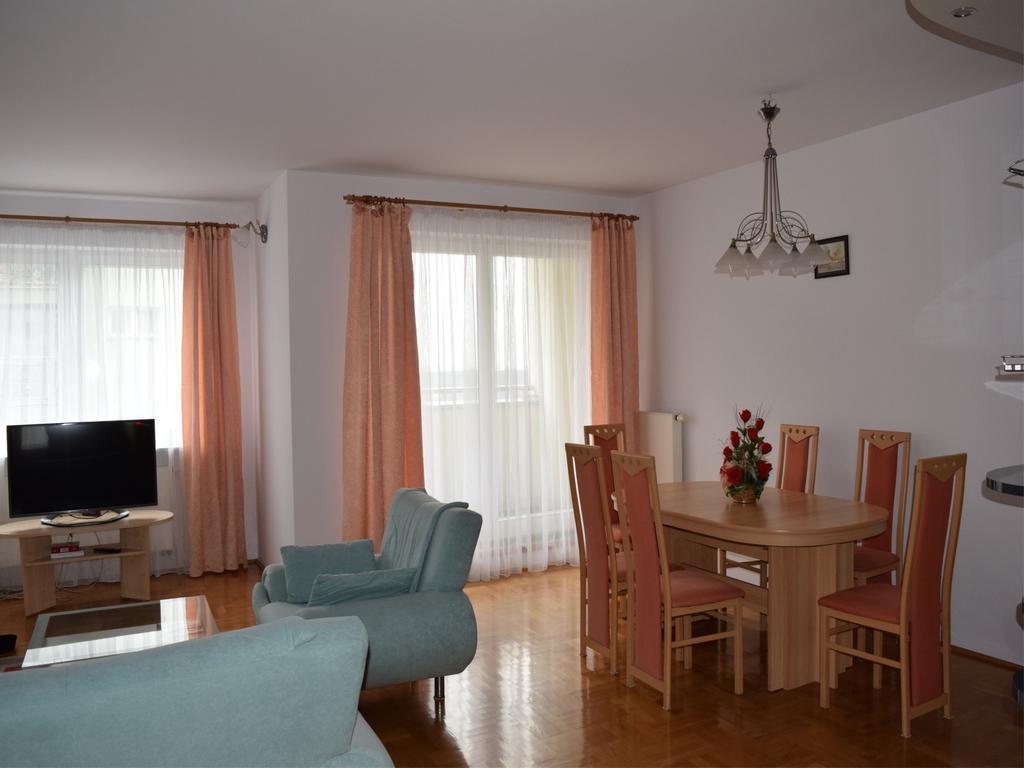 Dgm Apartment Варшава Екстериор снимка