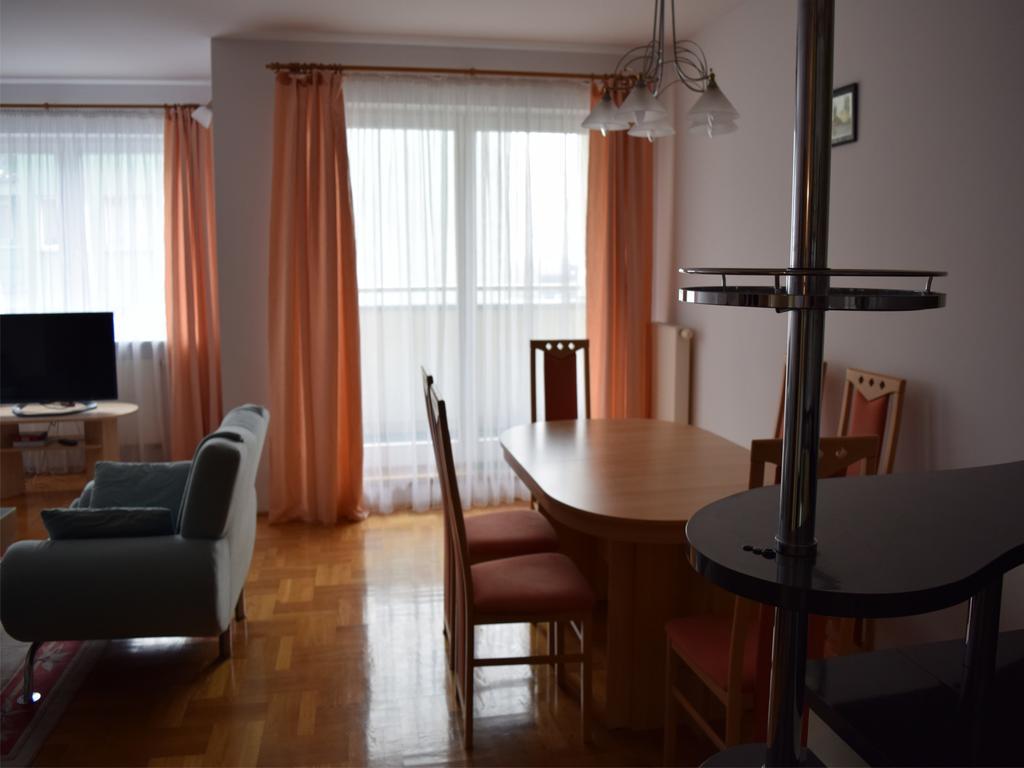 Dgm Apartment Варшава Екстериор снимка