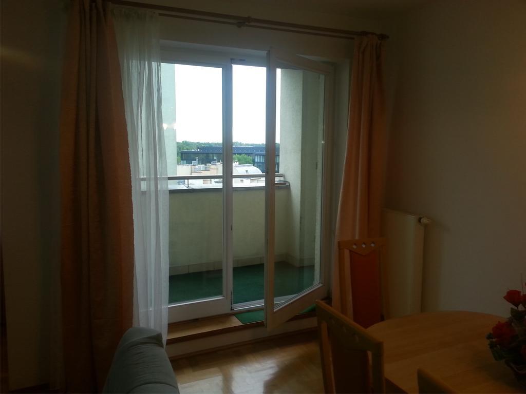 Dgm Apartment Варшава Екстериор снимка